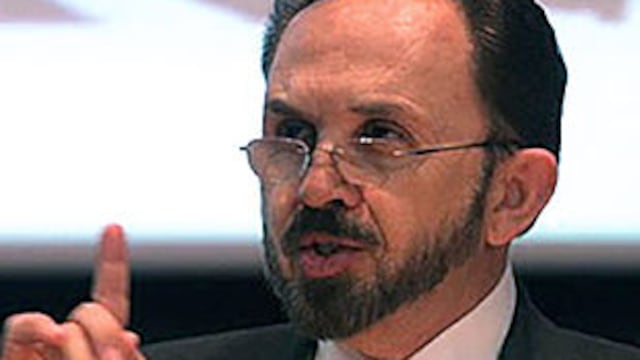 Ahora, Alejandro Junco Elizondo trasciende a Alejandro Junco de la Vega.