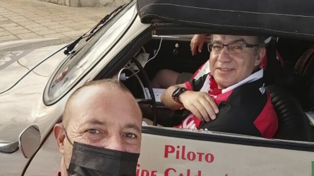 Felipe Calderón en otro auto