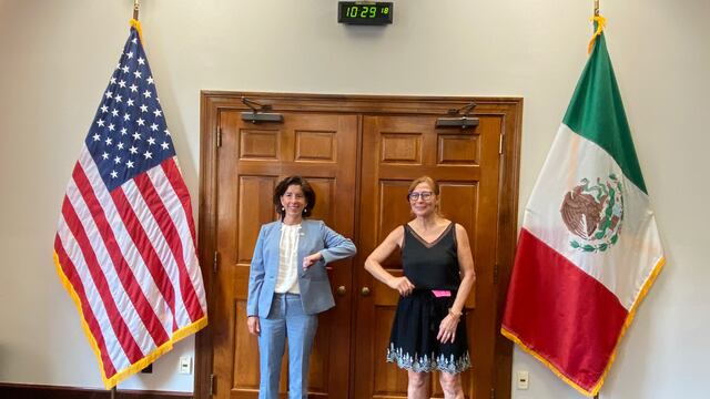 Vestimenta de Tatiana Clouthier