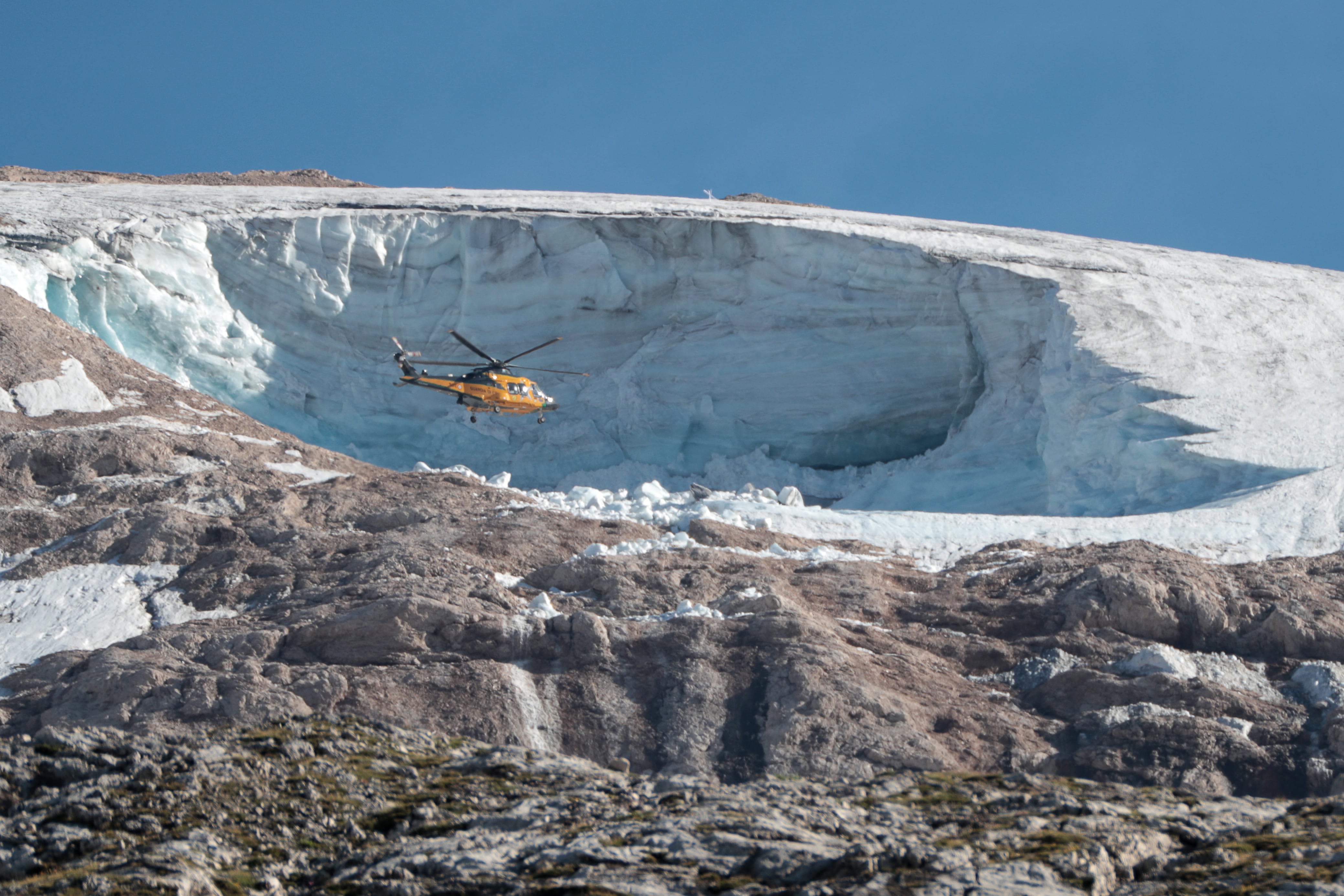 derrumbe en el glaciar en Los Alpes en Italia/AFP