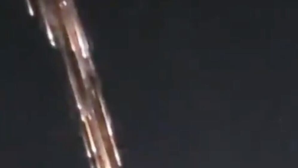 Cohete Falcon 9 se desintegra al entrar en la atmósfera