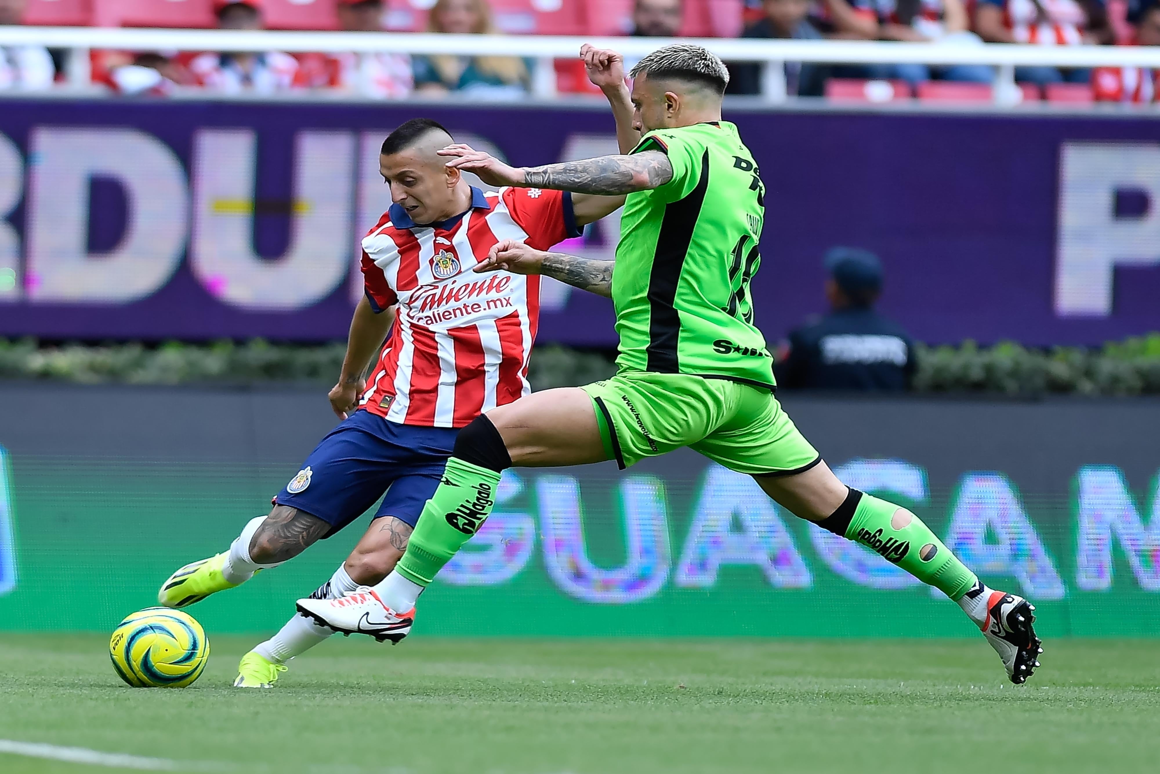 Chivas vs FC Juárez en el Estadio Akron