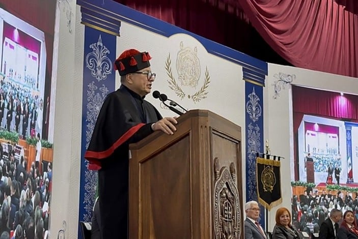 Universidad Michoacana distingue a Ernesto Villanueva con Doctorado Honoris Causa