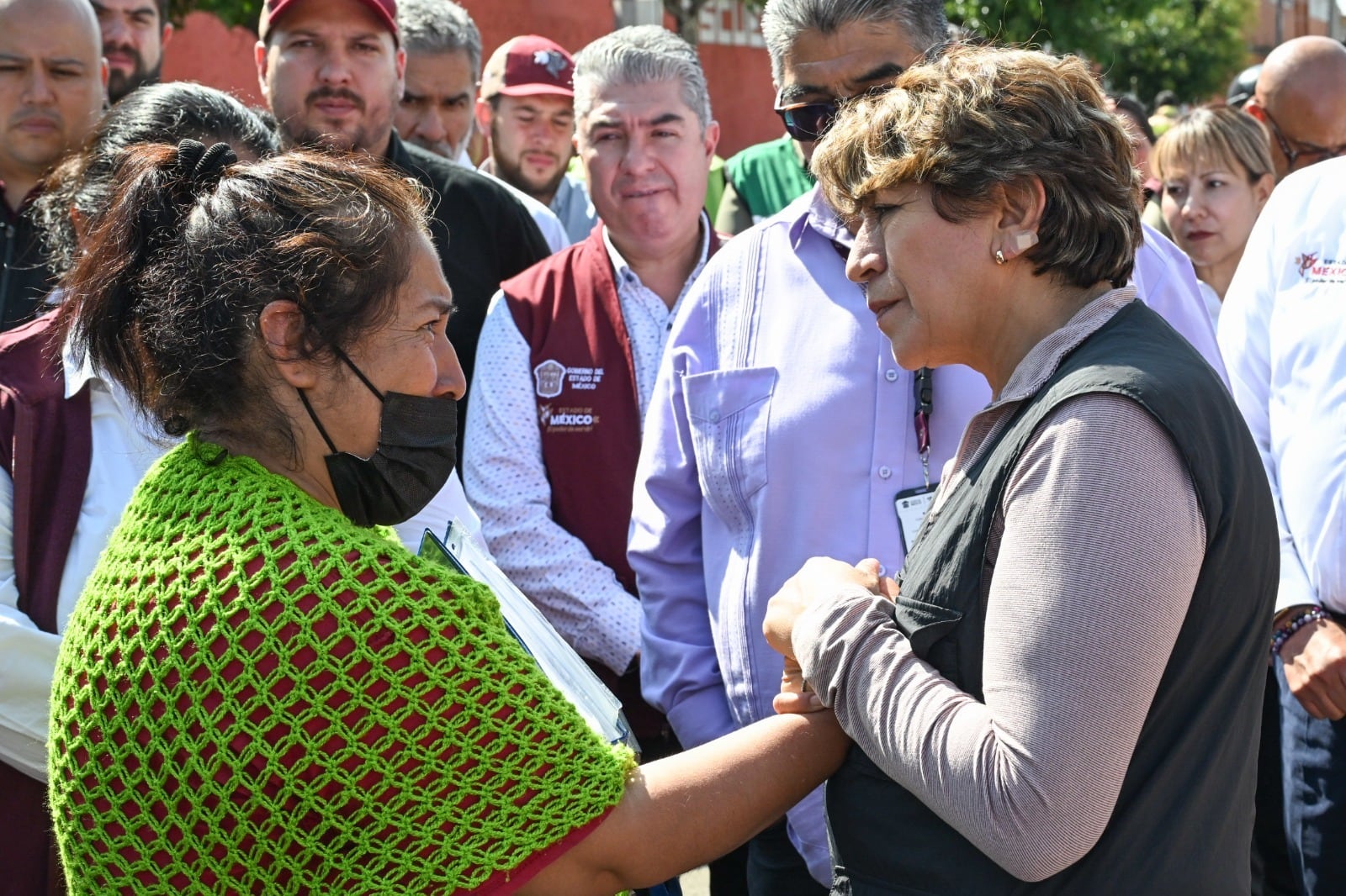 Delfina Gómez anuncia clases en línea y apoyo a familias afectadas por lluvias en Nezahualcóyotl.