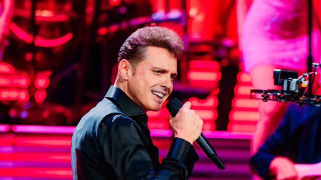 Luis Miguel, cantante.