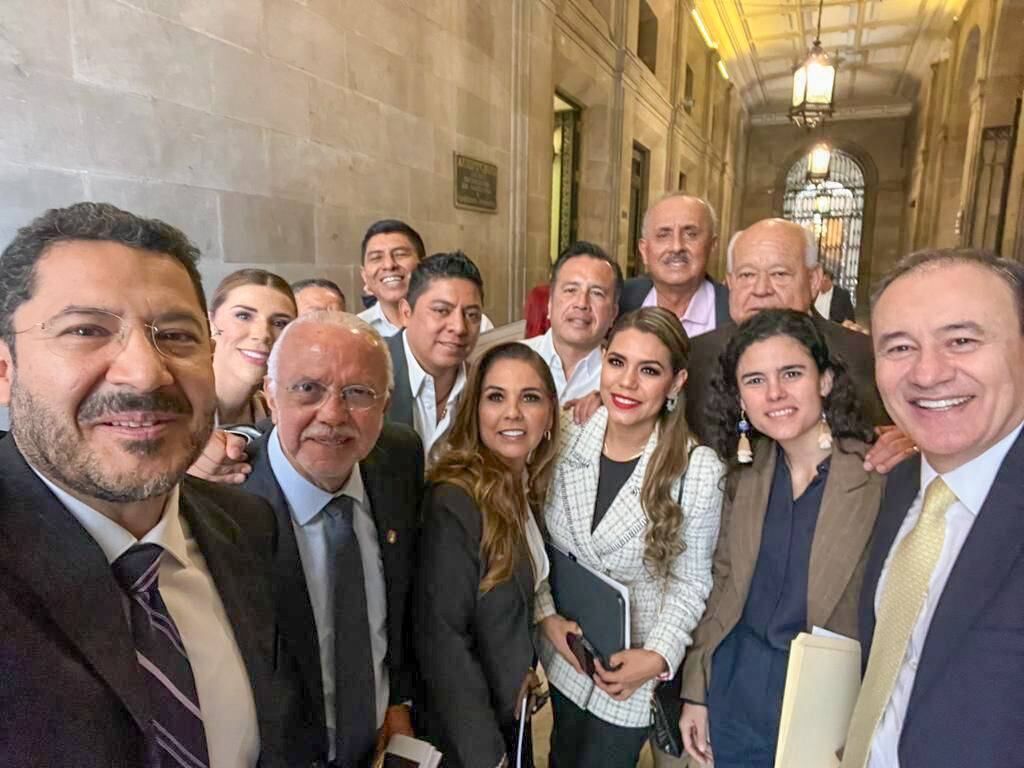 Evelyn Salgado y gobernadores se reúnen con AMLO