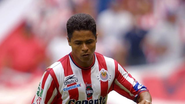 Mario Bueno con Chivas.