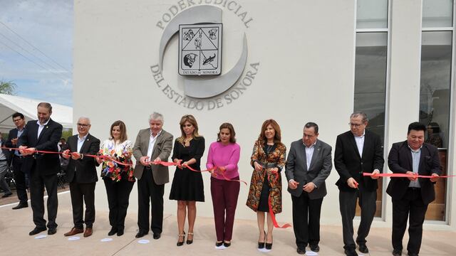 Claudia Pavlovich Arellano. De gira por Guaymas y Empalme.