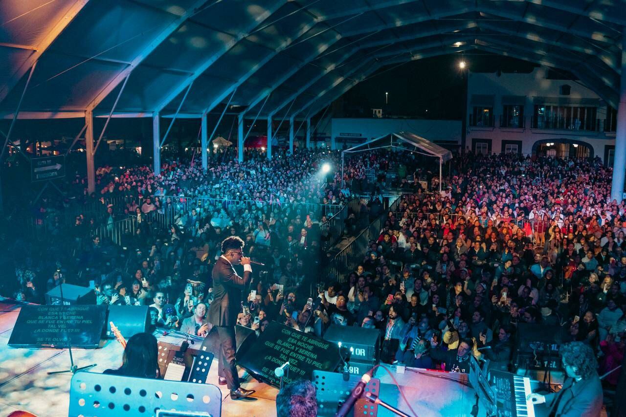 Fernando Flores celebra éxito del Festival Internacional de Arte y Cultura "Quimera"