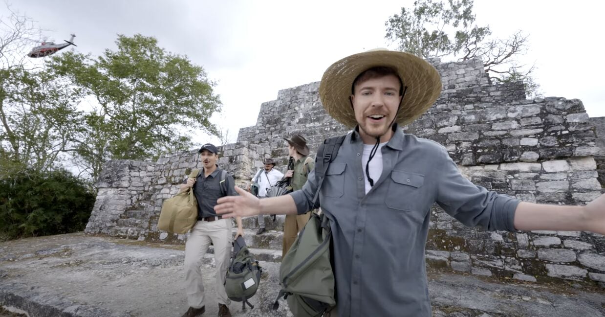 MrBeast recorriendo ruinas mayas en México