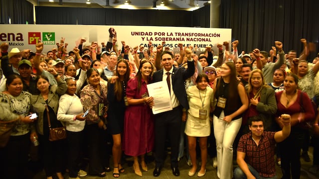 Héctor Santana se registra para buscar la gubernatura de Nayarit con Morena, PVEM y PT.