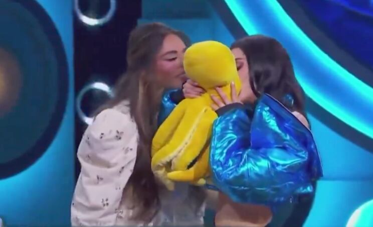 Galilea Montijo y su beso de 3 con Karime Pindter y el pulpo