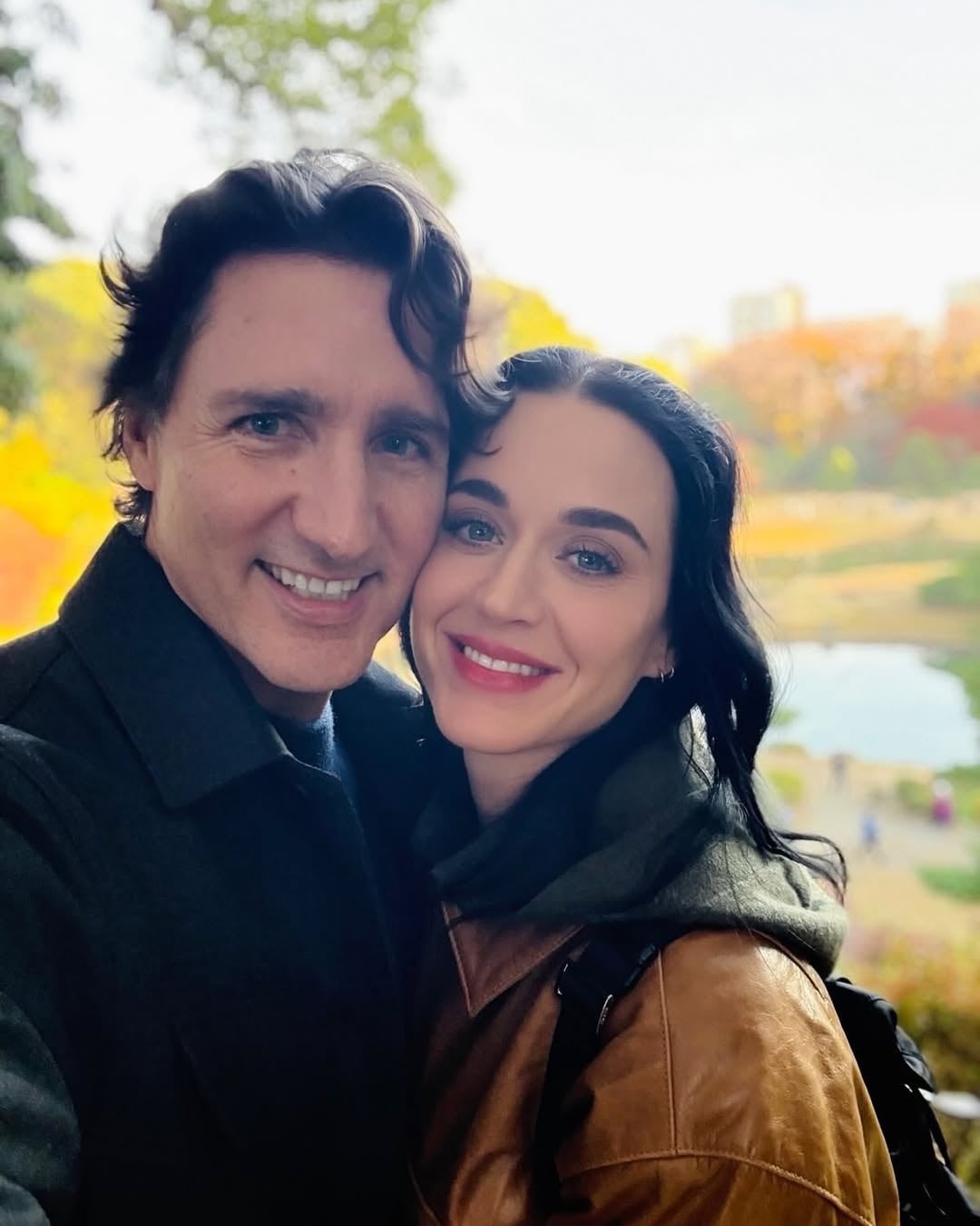 Katy Perry con Justin Trudeau durante visita a Japón