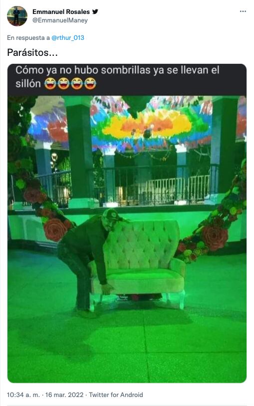 usuarios reaccionan a  robo de sombrillas de colores en un Kiosco en Chilpancingo, Guerrero/Twitter