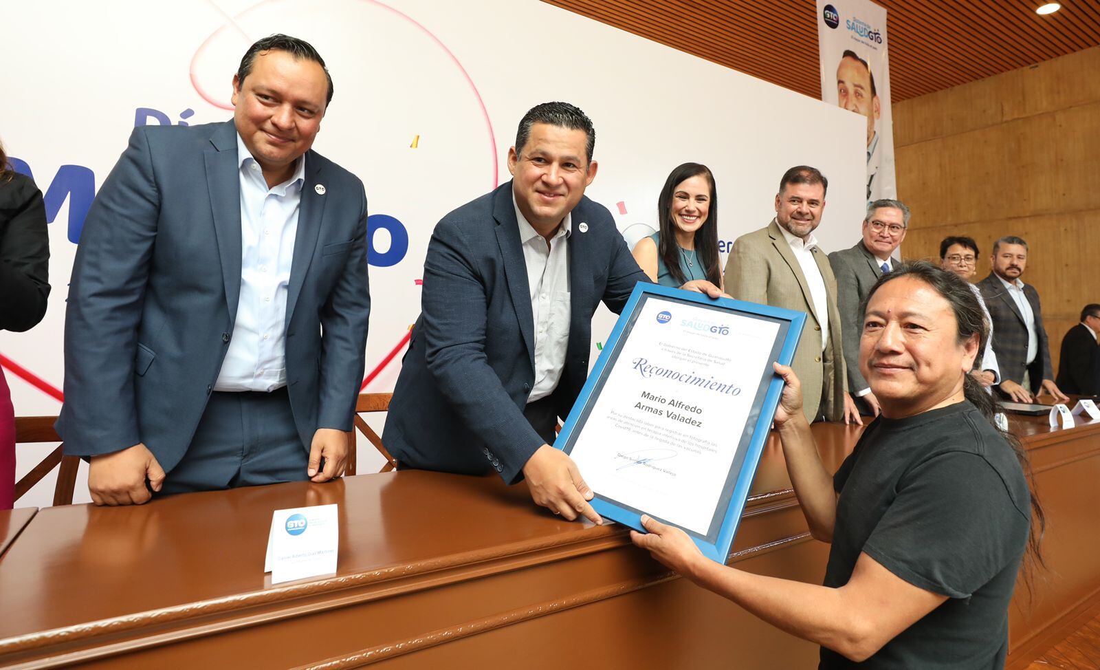 Diego Sinhue Rodríguez conmemora el Día del Médico