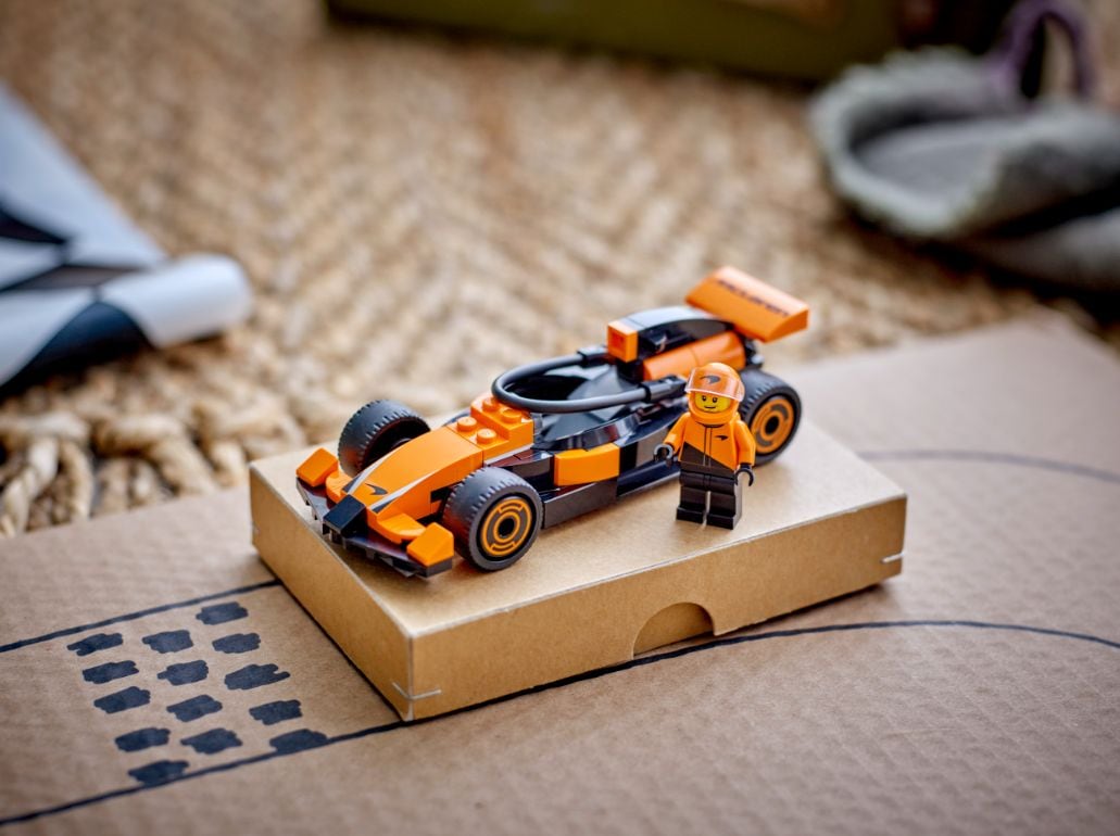 LEGO City Piloto de F1 con Auto McLaren