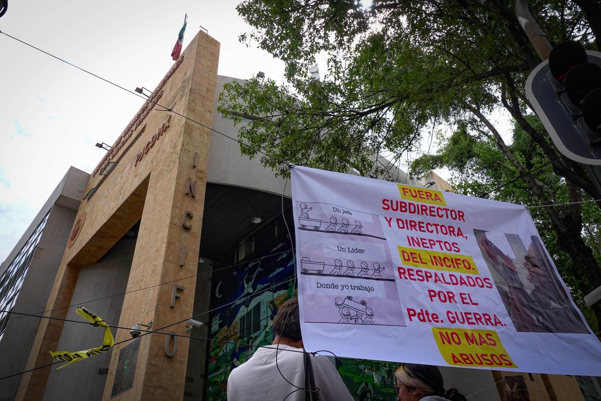 Protestas de trabajadores del Instituto de Servicios Periciales y Ciencias Forenses