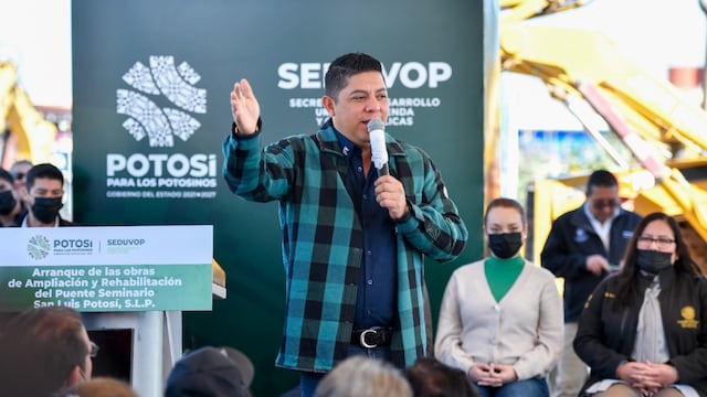 Ricardo Gallardo arranca obras en el puente de la avenida Seminario en San Luis Potosí.