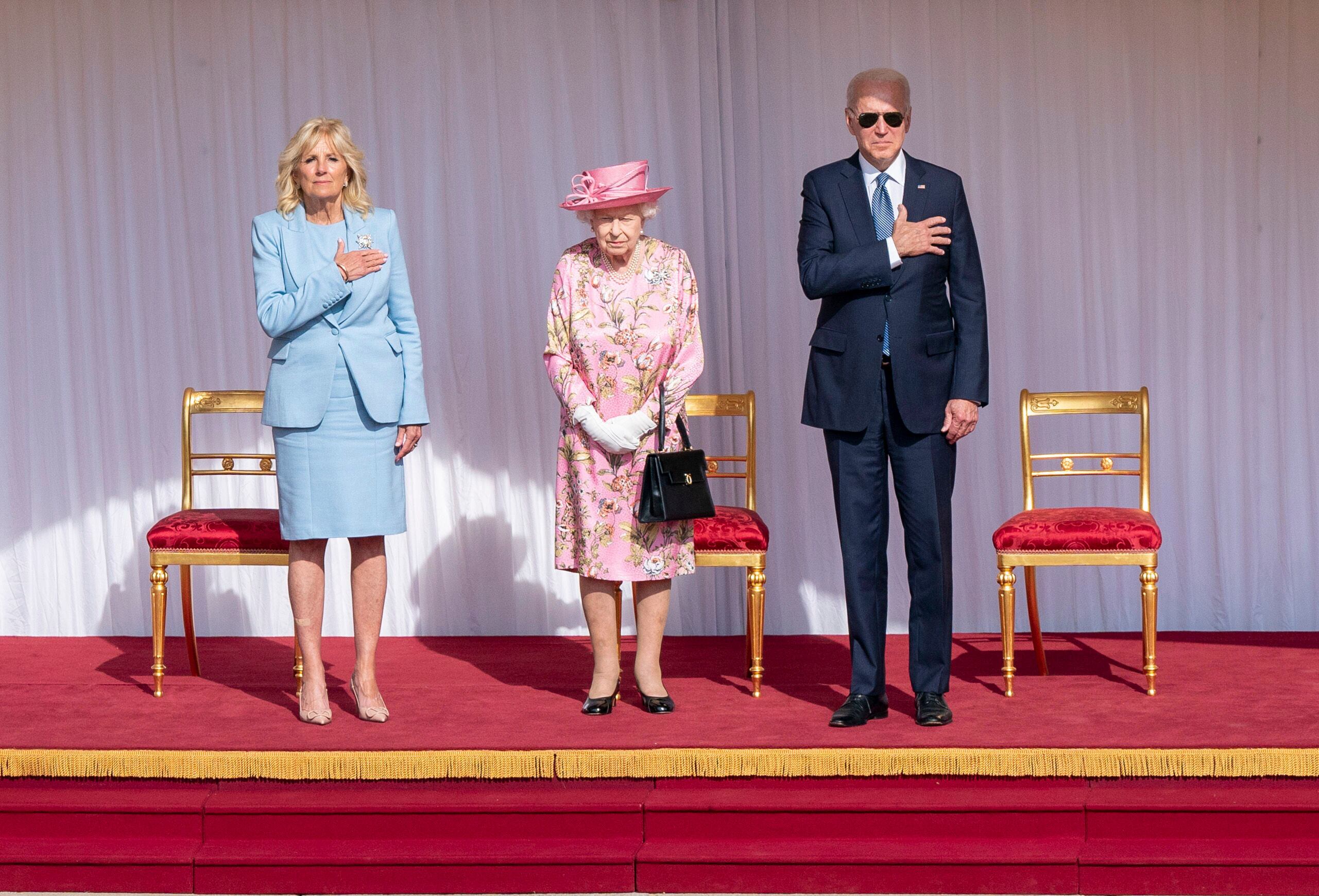 Joe Biden, Jill Biden y la Reina Isabel II
