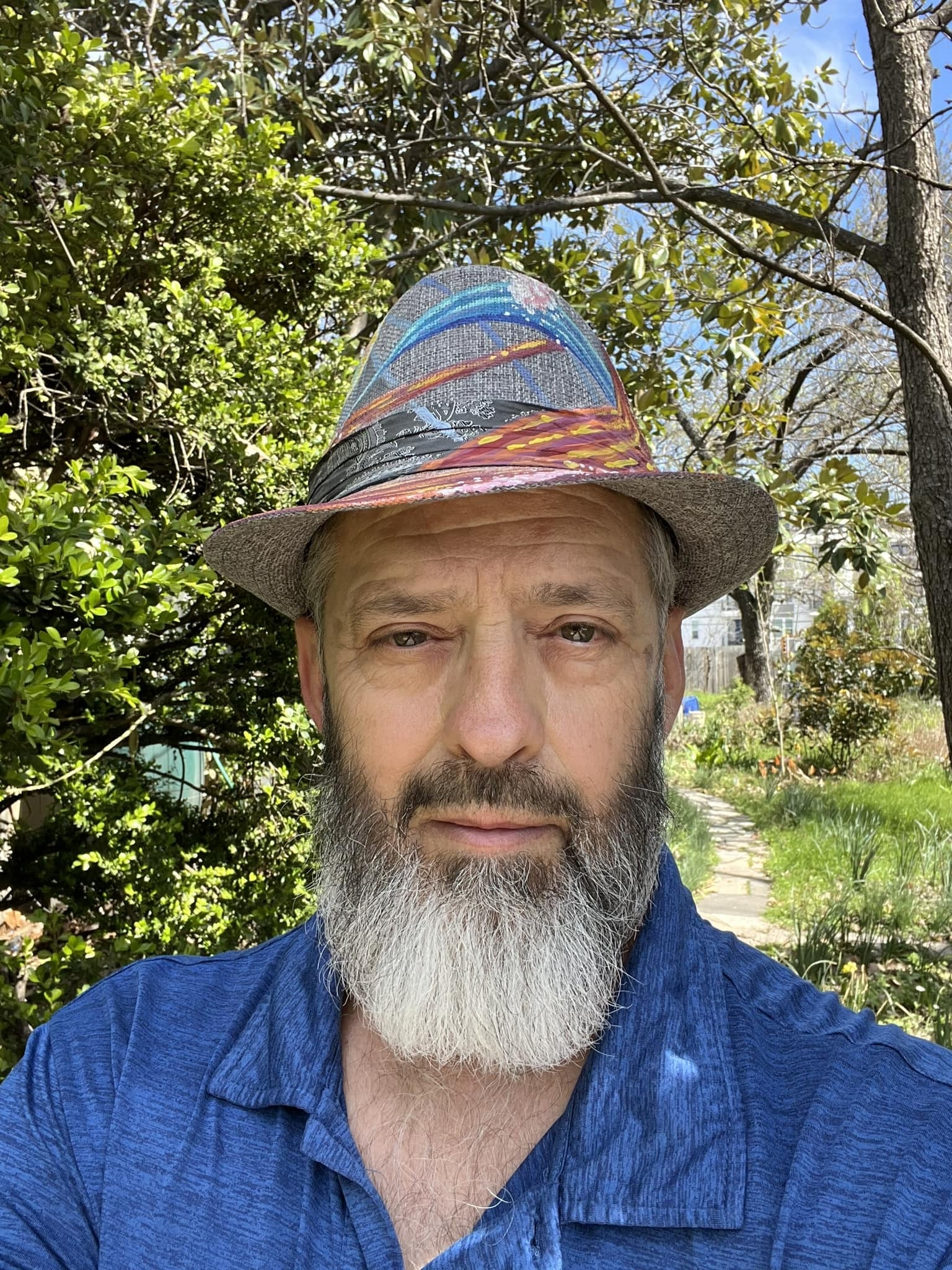 Hombre murió en el desierto por ir a esparcir las cenizas de su papá