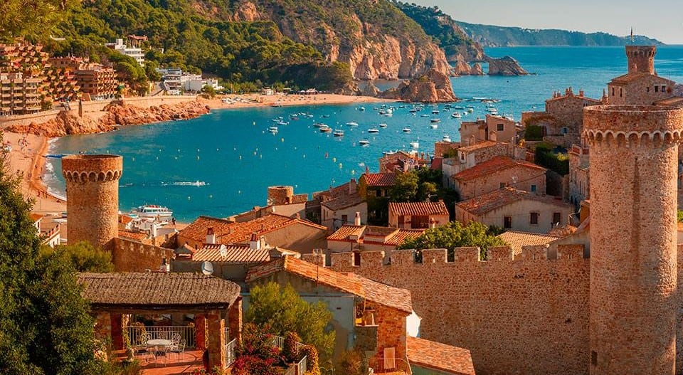 Castillo de Tossa de Mar en España