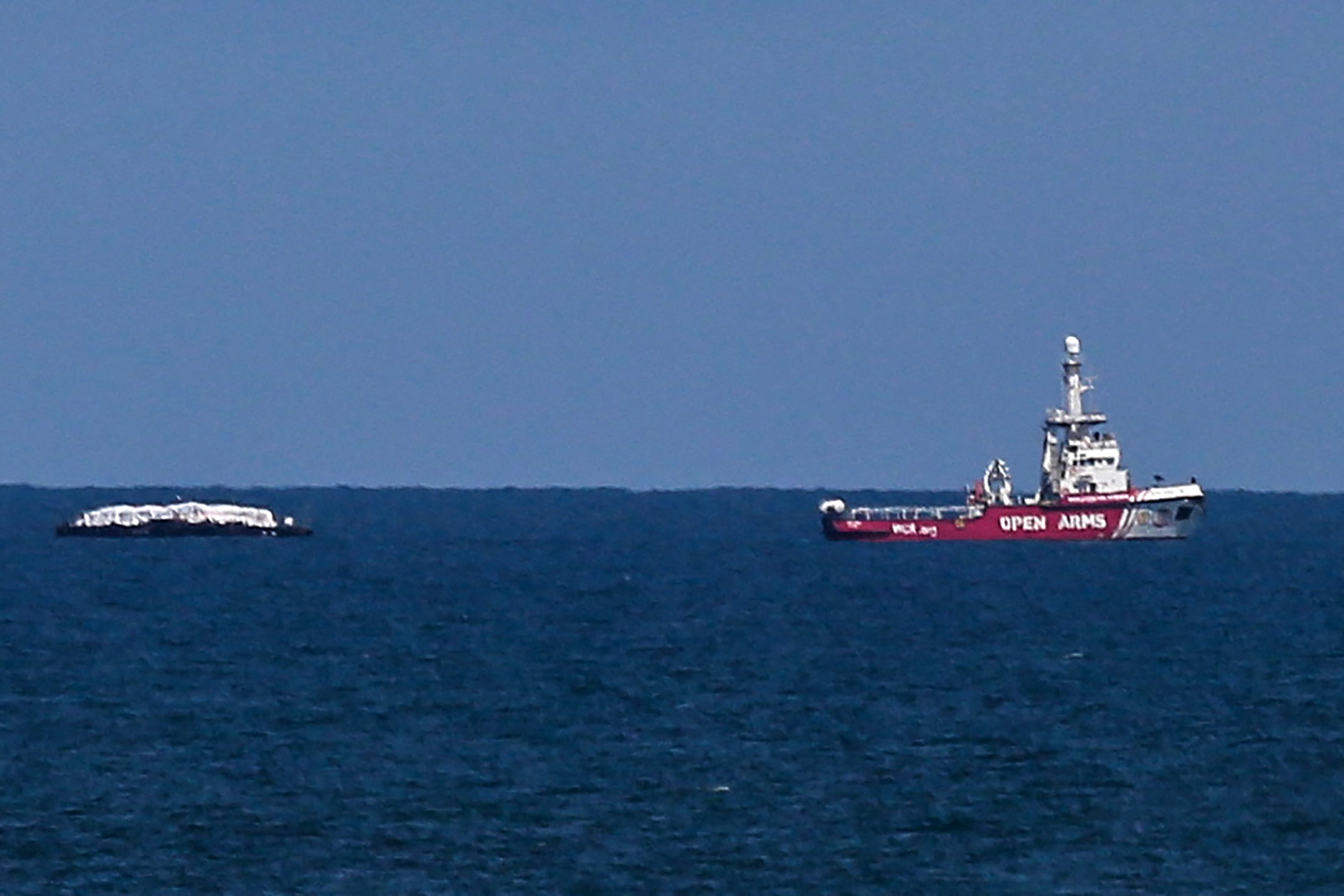 Barco Open Arms