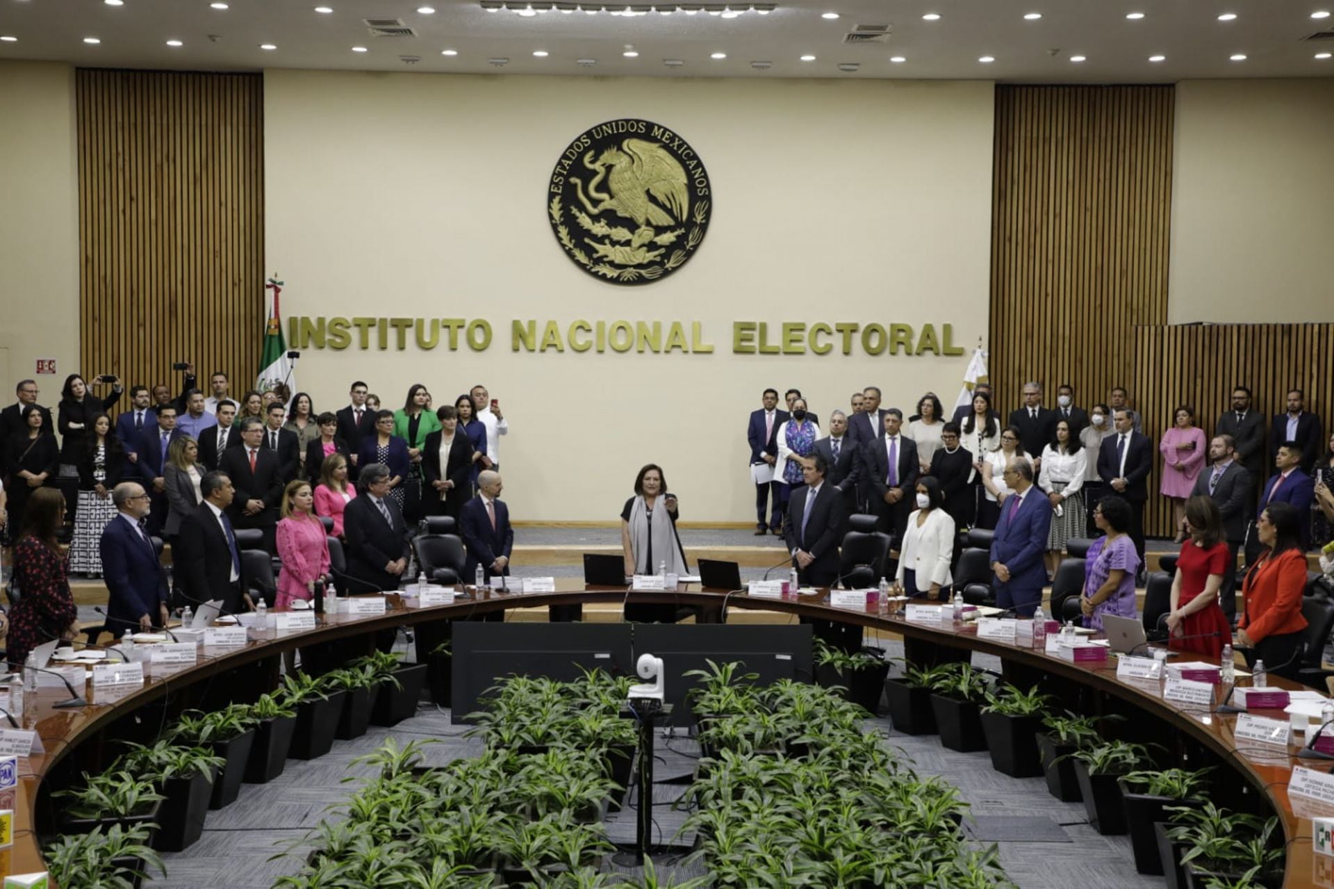 Guadalupe Taddei tomó protesta como nueva consejera presidenta del INE.