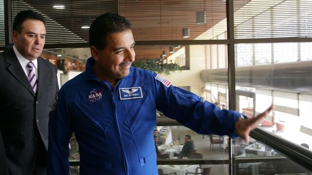 El astronauta José Hernández se ha dicho orgulloso de Ticuítaco, de donde es originaria su familia.