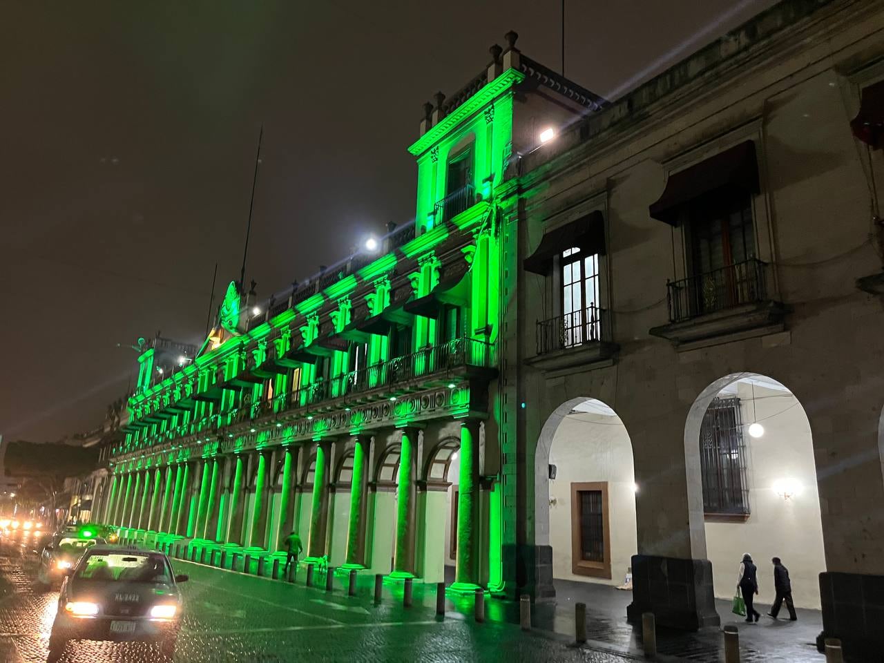 Retiran plantón de Palacio de Gobierno de Veracruz