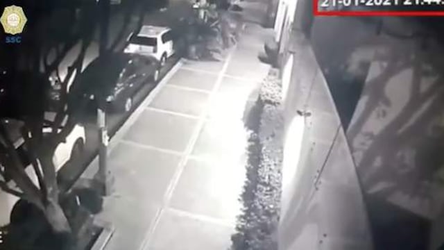 Video del robo de computadora de carro