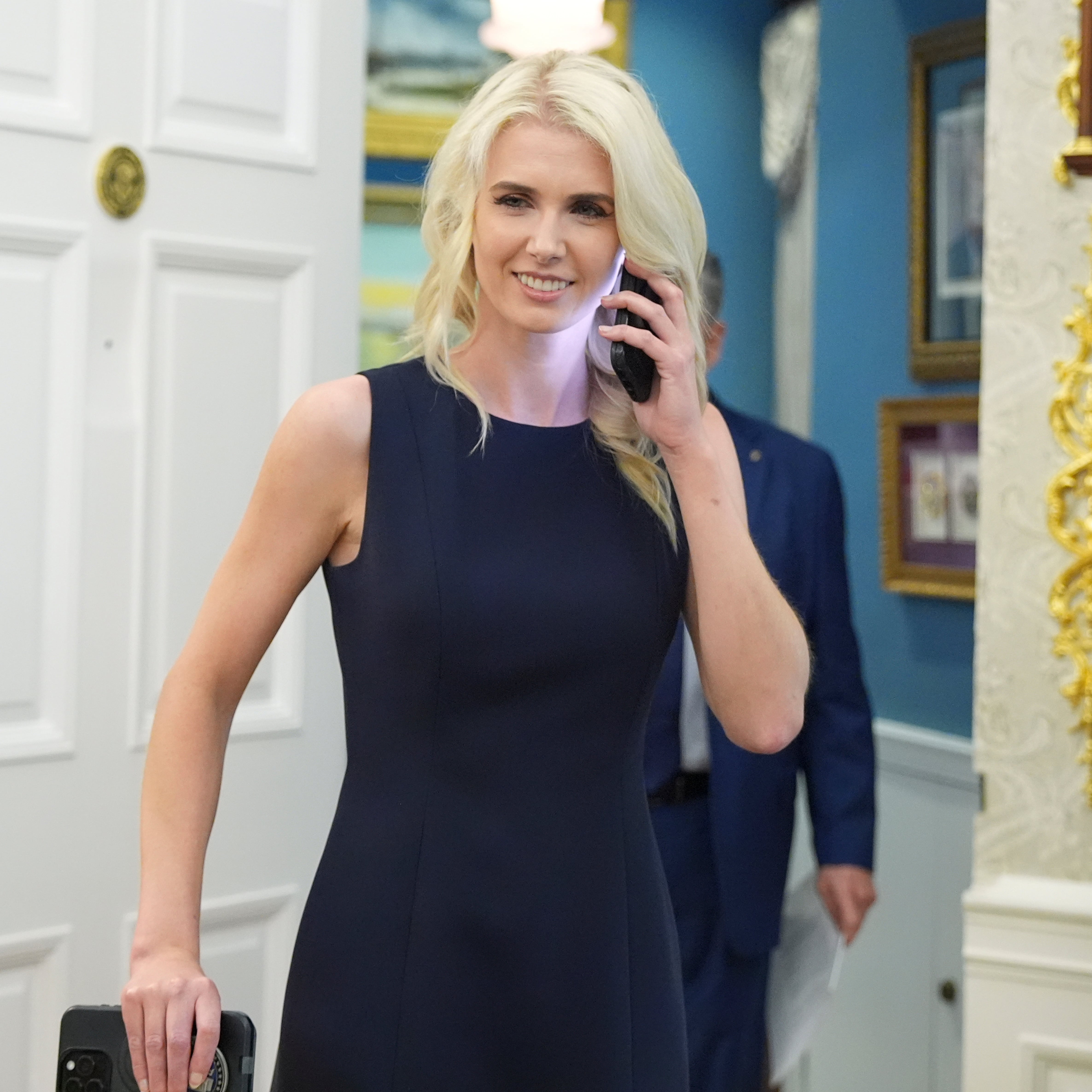 ¿Quién es Natalie Harp, la cercana asesora de Donald Trump en la Casa Blanca?