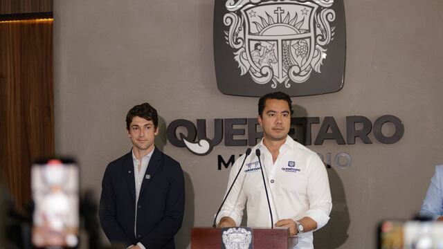 Felifer Macías impulsa creación de 100 obras deportivas