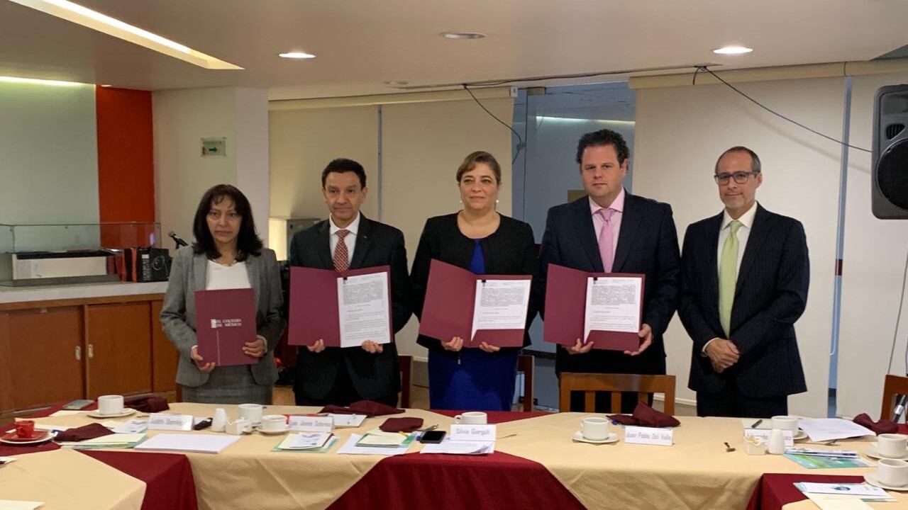 Firman convenio de colaboración el Colegio de México y Agua Capital