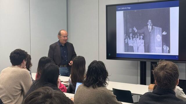 Felipe Calderón da clases en universidad con sede en España