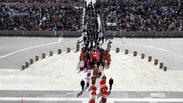 Cuerpo del Papa Francisco en a la Basílica de San Pedro