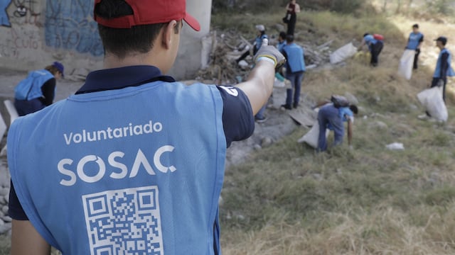 Escobedo y SOSAC realizan labores de limpieza en el Río Pesquería.