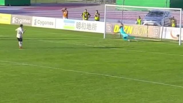 Marcelo Flores falla penal