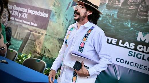 ¿Quién es Pedro Salmerón? El historiador en pleito con Román Meyer