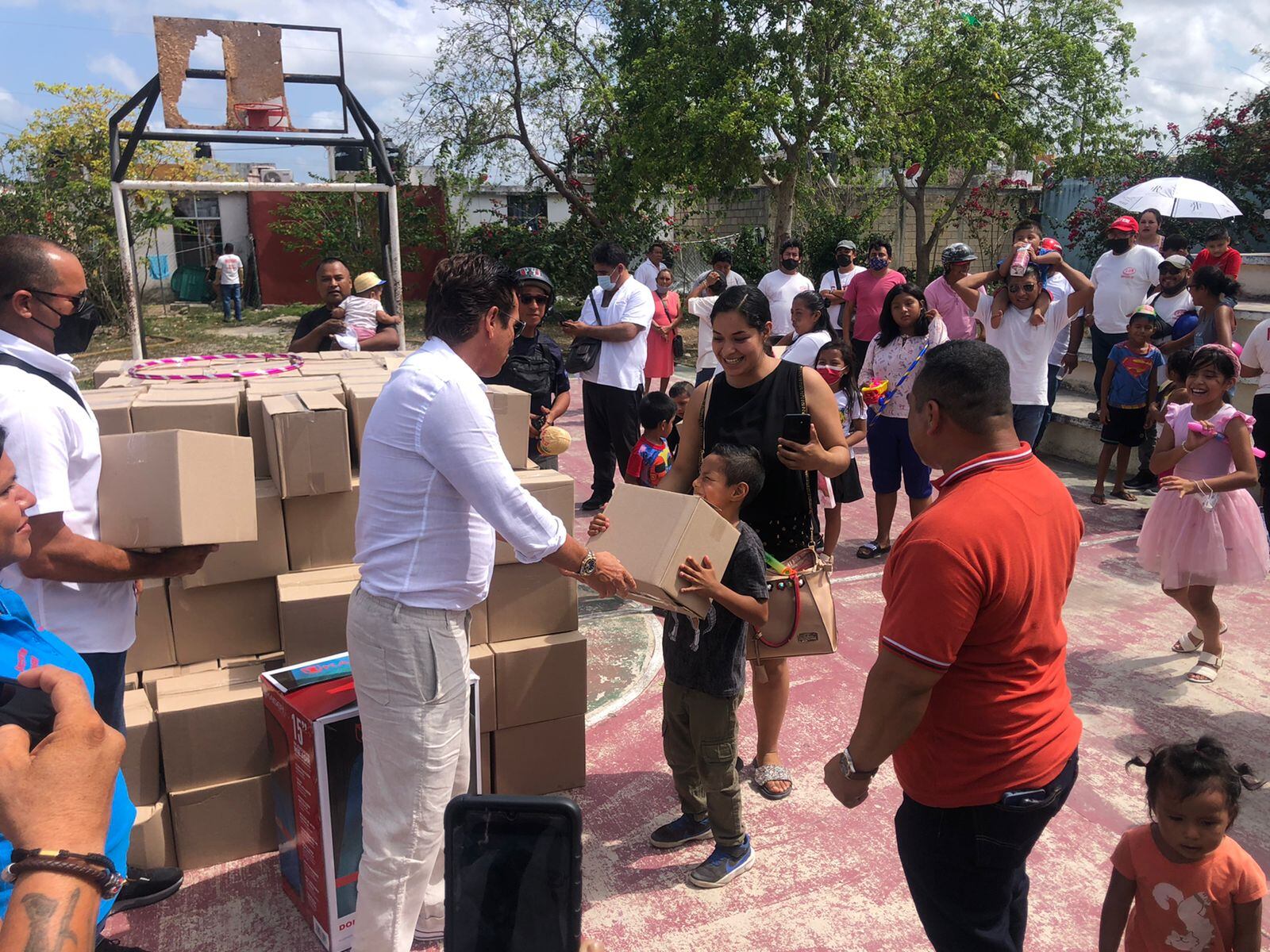 Roberto Palazuelos presume apoyo en Quintana Roo/@ReporteMayaMx