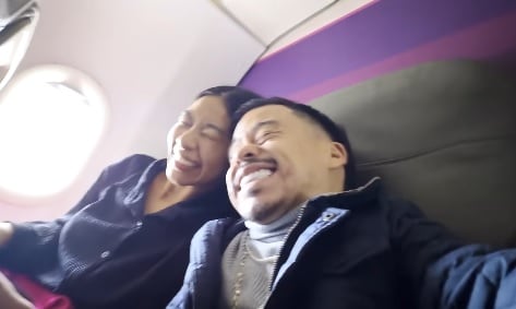 Abelito con su novia Aranza Salazar.