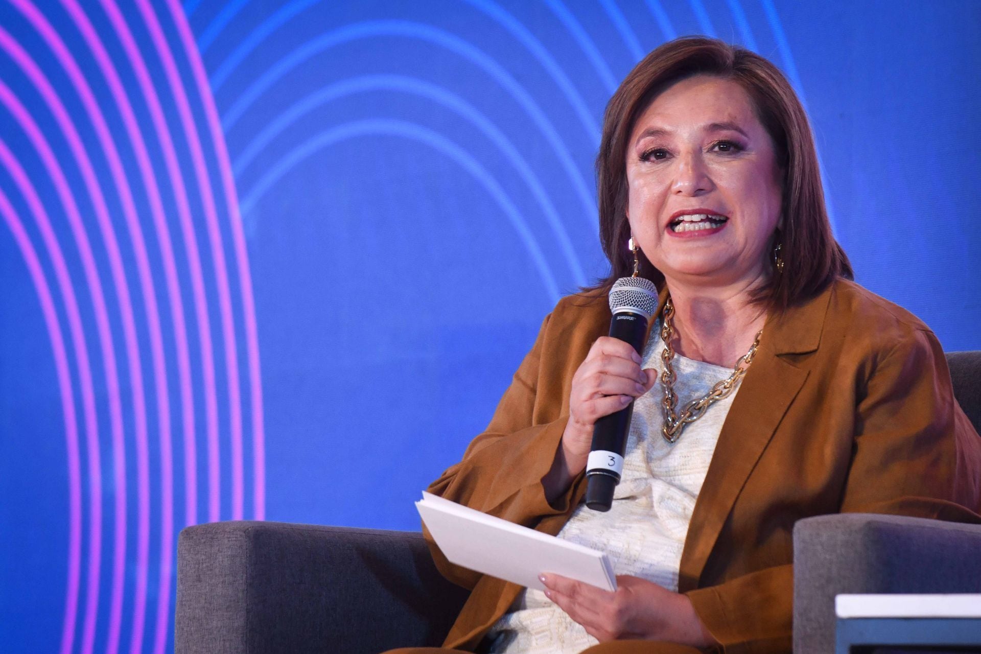 Xóchitl Gálvez pinta su raya de show entre Alejandro Moreno y Jorge Álvarez Máynez