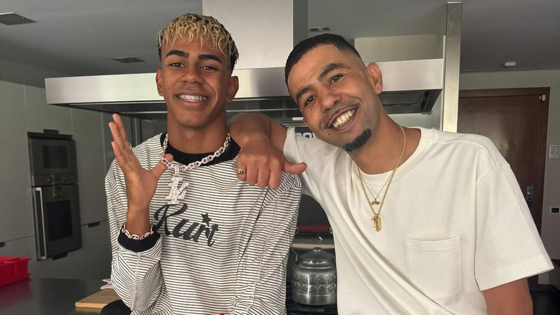 “Aquí ha pasado algo muy raro”: Padre de Lamine Yamal explota tras la gala del Balón de Oro 2025