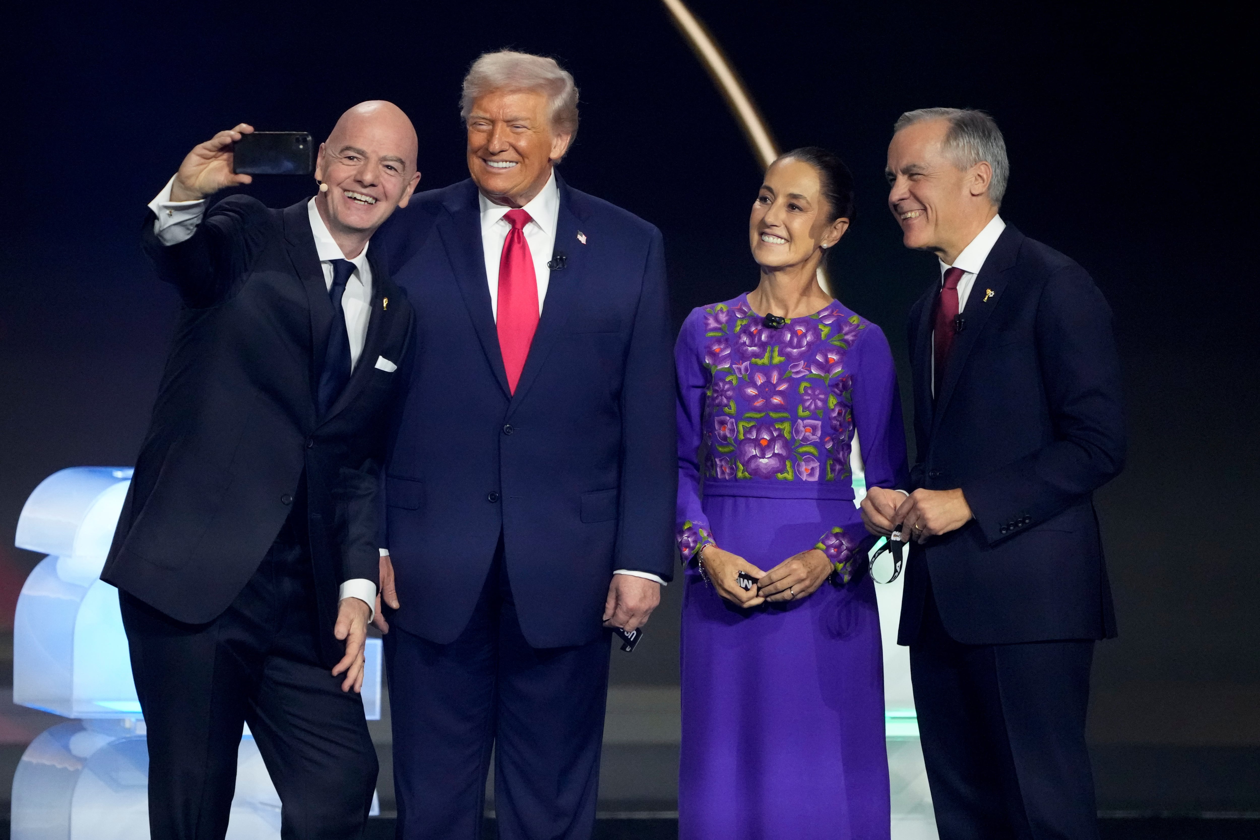 Gianni Infantino, Donald Trump, Claudia Sheinbaum y Mark Carney.