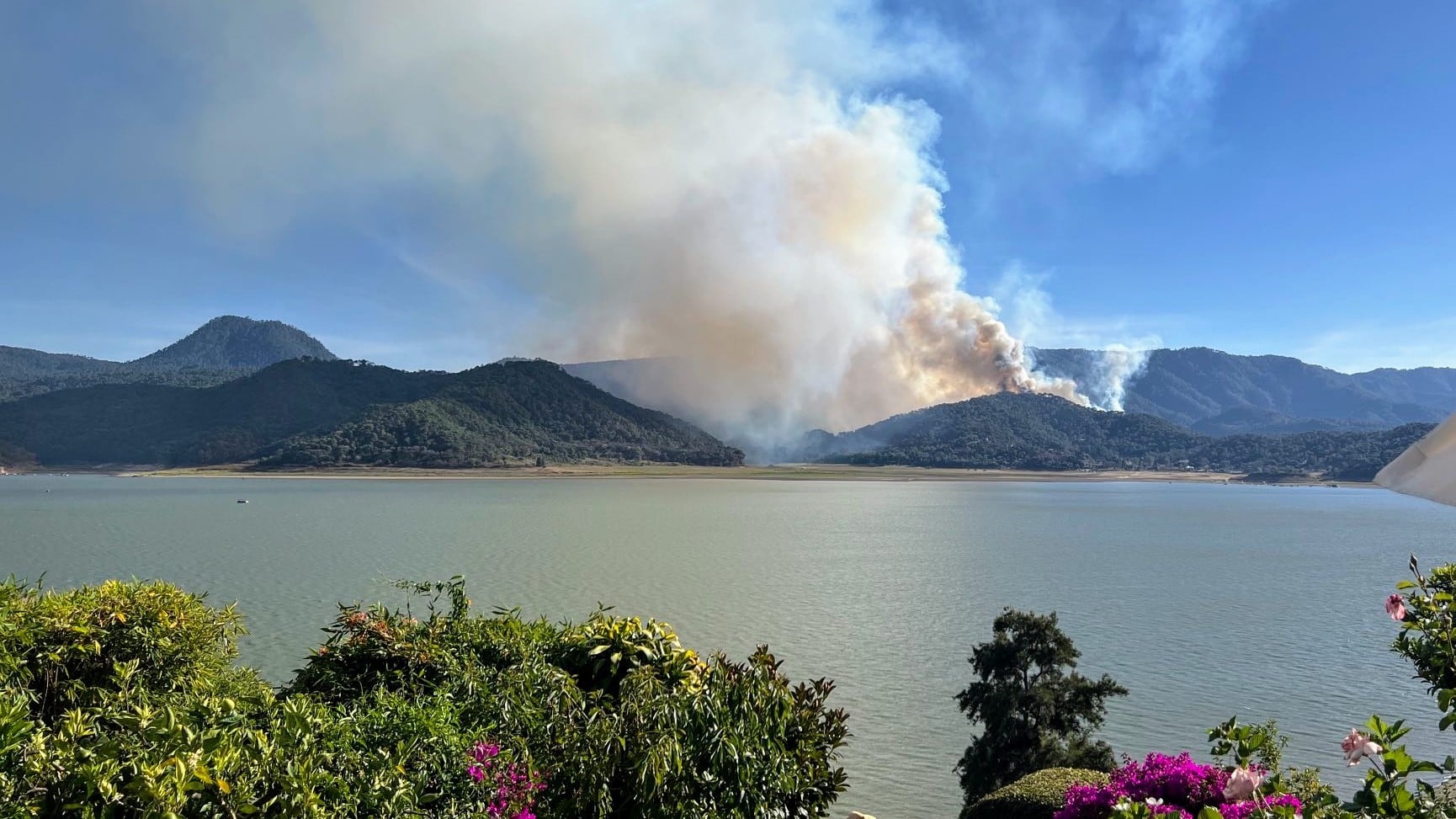 INCENDIO EN VALLE DE BRAVO