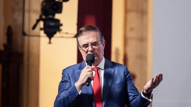 Marcelo Ebrard anuncia sanciones a empresas textiles