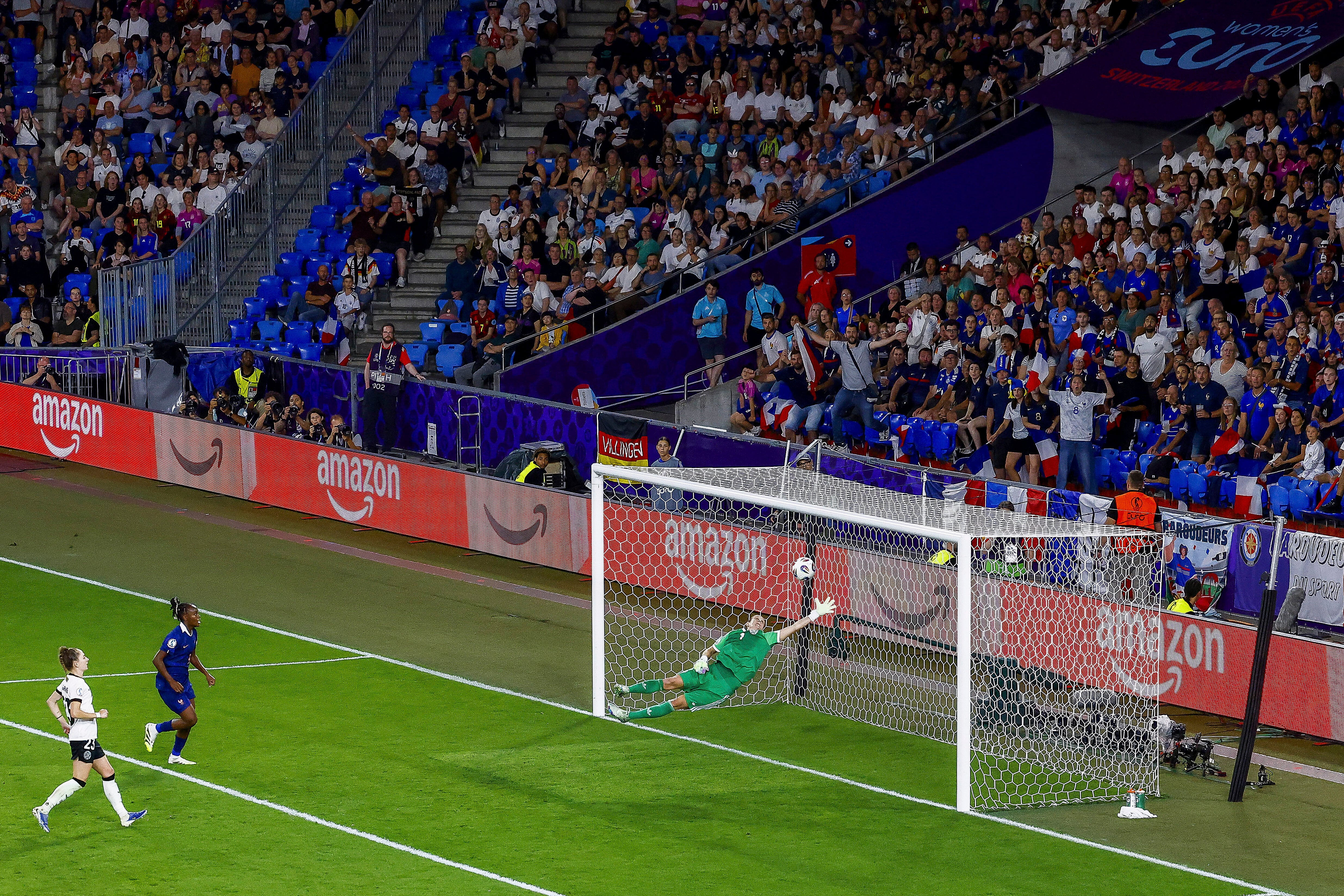 Ann-Katrin Berger en el Francia vs Alemania.