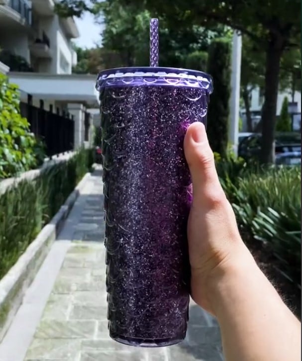 Nuevo vaso de Starbucks morado
