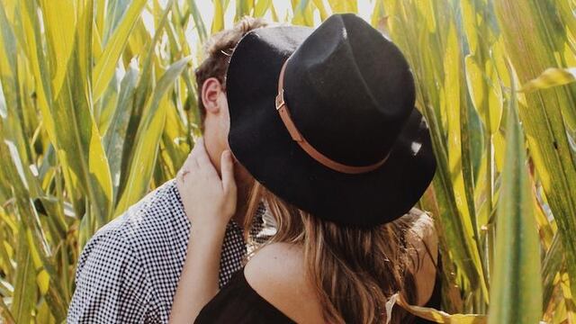 Le pide "último beso" antes de terminar y le arranca la lengua