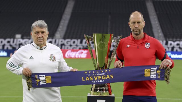 Greg Berhalter junto a Gerardo Martino