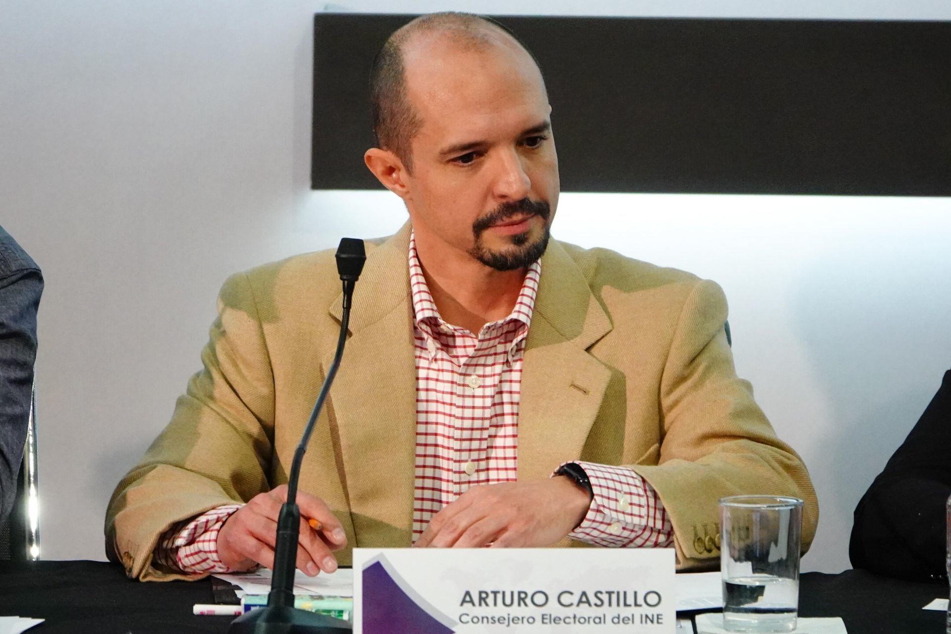 Arturo Castillo Loza, consejero del INE